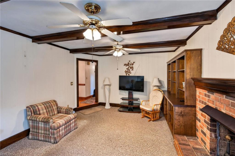 Photo 14 of 37 residential for sale in Portsmouth virginia
