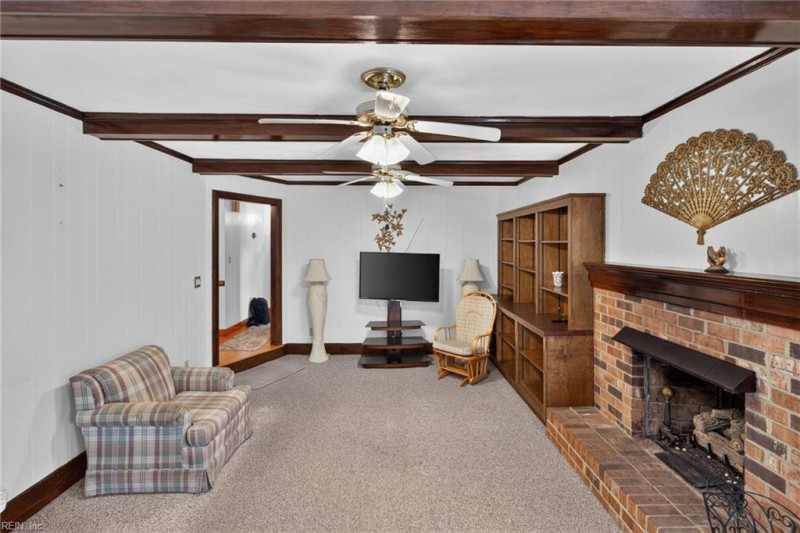 Photo 15 of 37 residential for sale in Portsmouth virginia