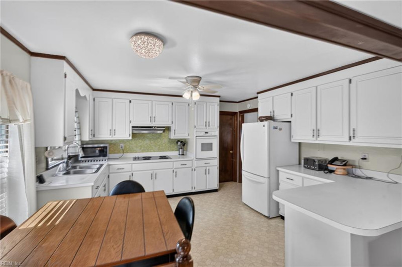 Photo 20 of 37 residential for sale in Portsmouth virginia