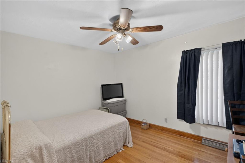 Photo 21 of 37 residential for sale in Portsmouth virginia