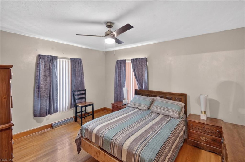 Photo 29 of 37 residential for sale in Portsmouth virginia