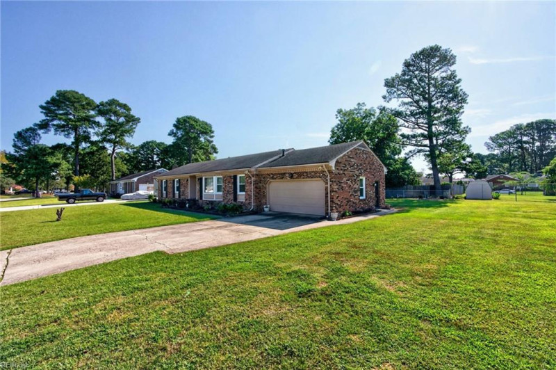 Photo 3 of 37 residential for sale in Portsmouth virginia