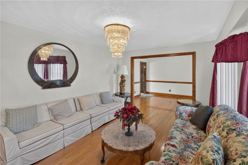 Photo 5 of 37 residential for sale in Portsmouth virginia