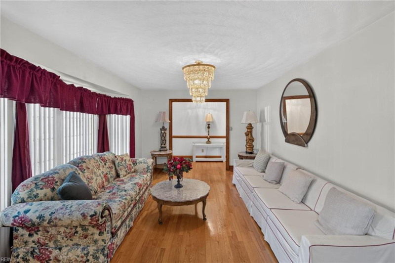 Photo 7 of 37 residential for sale in Portsmouth virginia