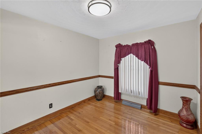 Photo 8 of 37 residential for sale in Portsmouth virginia