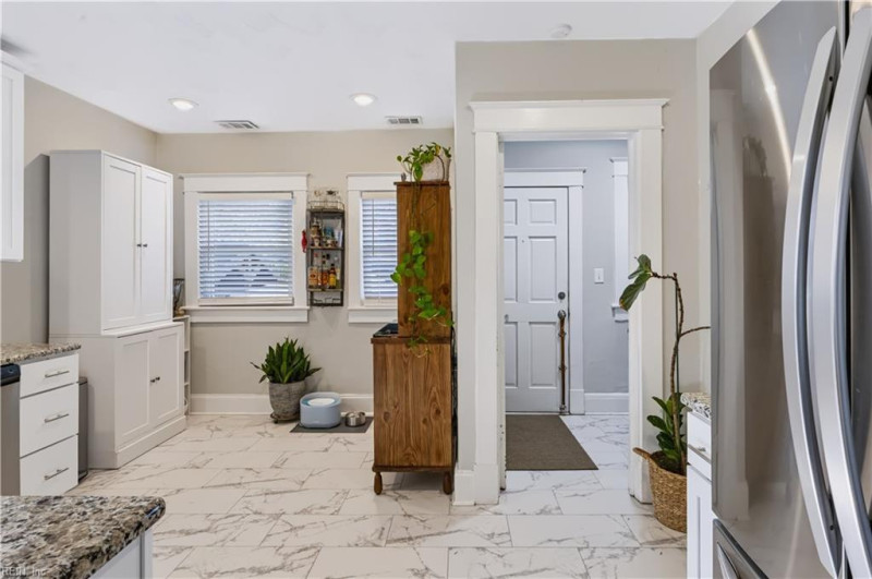 Photo 13 of 48 residential for sale in Norfolk virginia