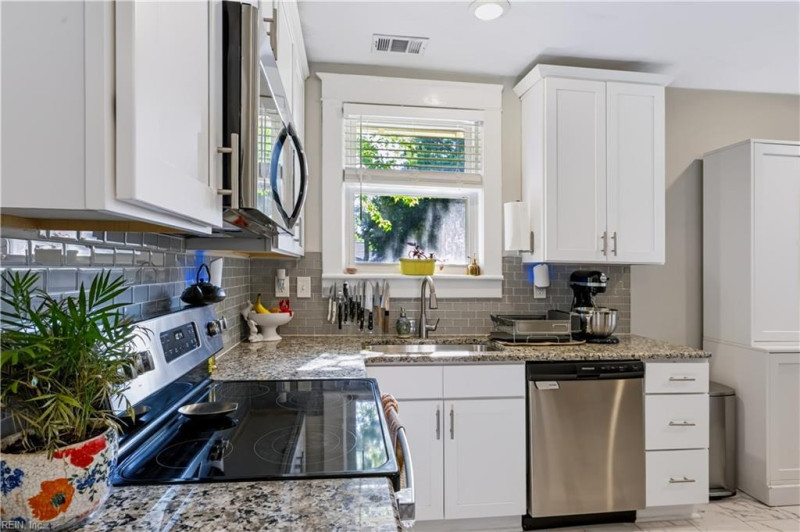 Photo 15 of 48 residential for sale in Norfolk virginia