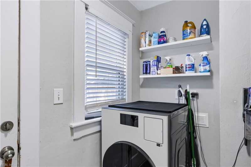 Photo 17 of 48 residential for sale in Norfolk virginia