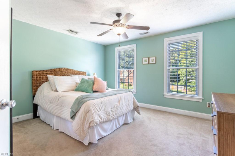 Photo 34 of 49 residential for sale in York County virginia