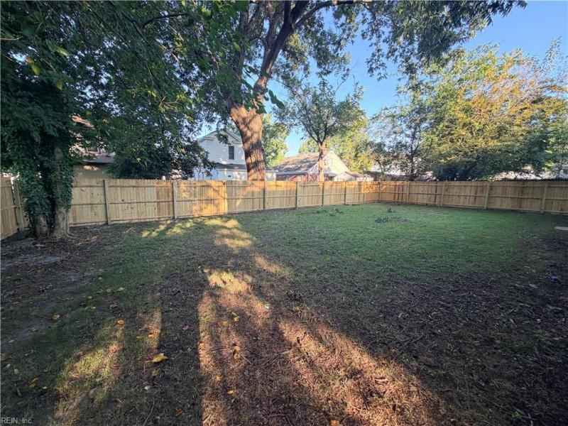 Photo 19 of 20 residential for sale in Portsmouth virginia