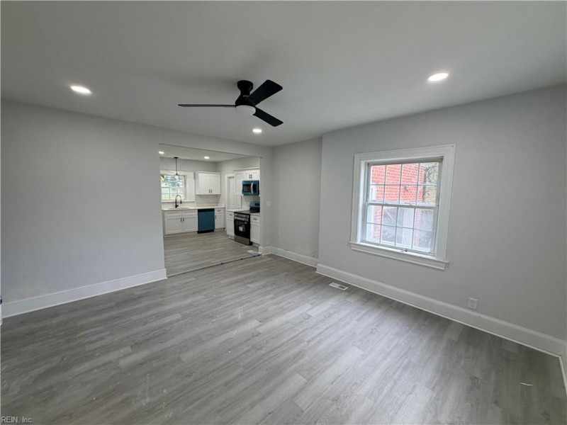 Photo 3 of 20 residential for sale in Portsmouth virginia