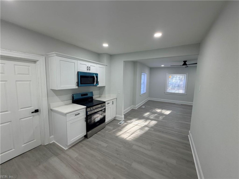 Photo 4 of 20 residential for sale in Portsmouth virginia