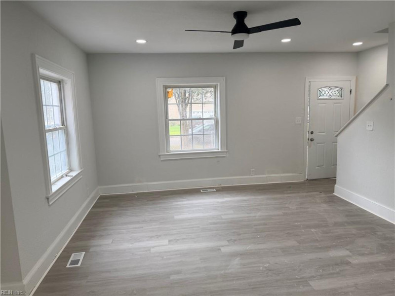 Photo 5 of 20 residential for sale in Portsmouth virginia
