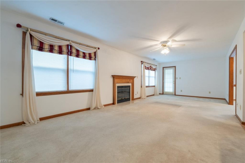 Photo 14 of 50 residential for sale in Chesapeake virginia Photo 14 of 50 residential for sale in Chesapeake virginia