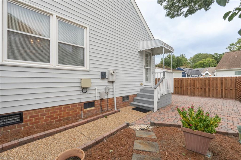 Photo 4 of 50 residential for sale in Chesapeake virginia Photo 4 of 50 residential for sale in Chesapeake virginia