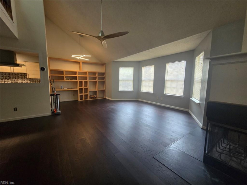 Photo 3 of 9 residential for sale in Virginia Beach virginia
