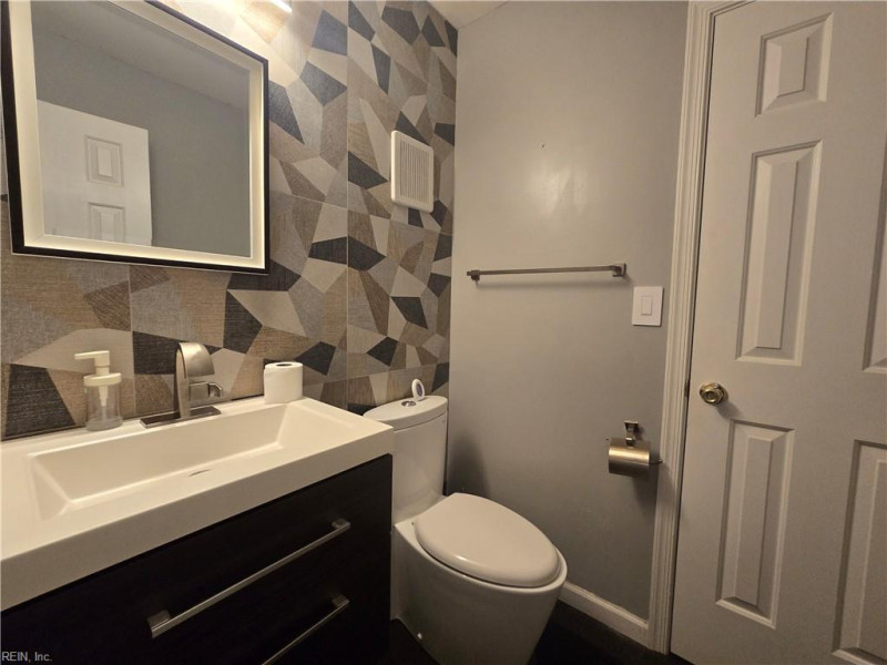 Photo 8 of 9 residential for sale in Virginia Beach virginia