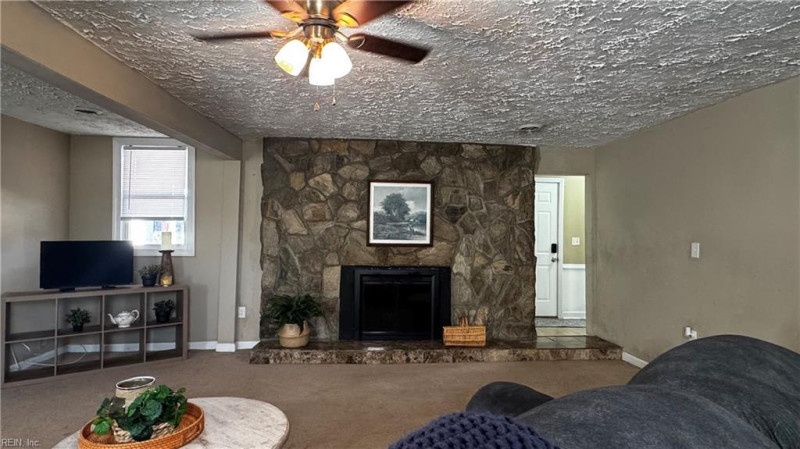 Photo 18 of 46 residential for sale in Hampton virginia