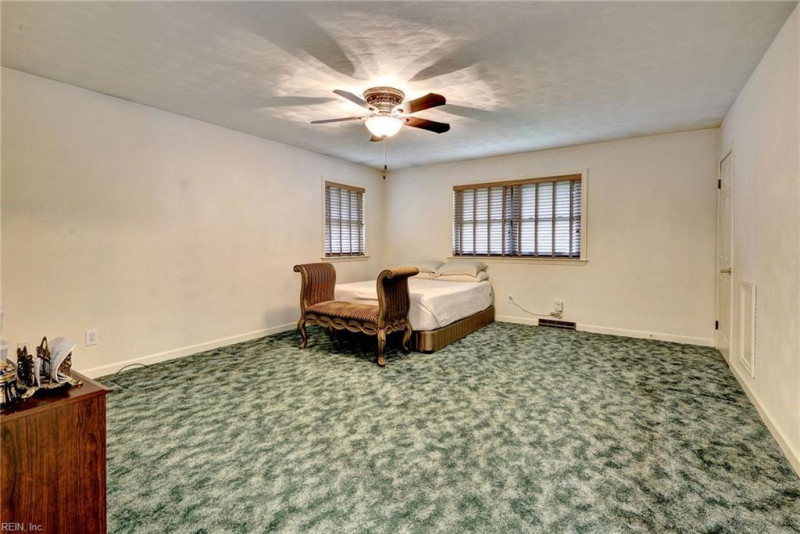 Photo 20 of 40 residential for sale in York County virginia