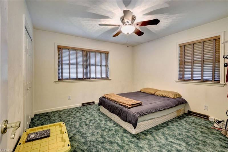 Photo 24 of 40 residential for sale in York County virginia