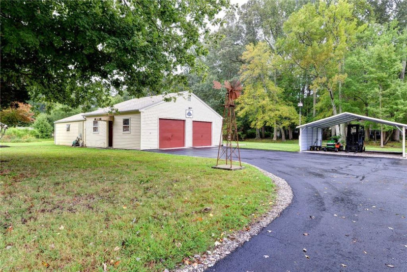 Photo 30 of 40 residential for sale in York County virginia