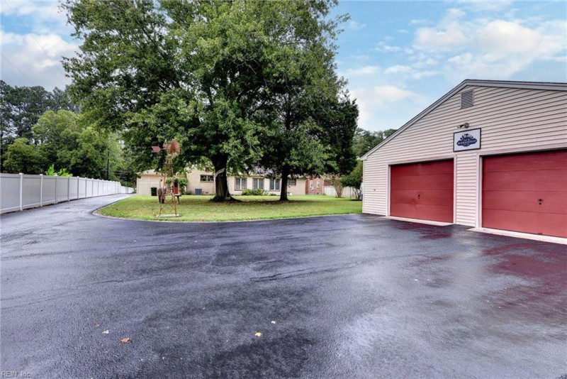 Photo 33 of 40 residential for sale in York County virginia