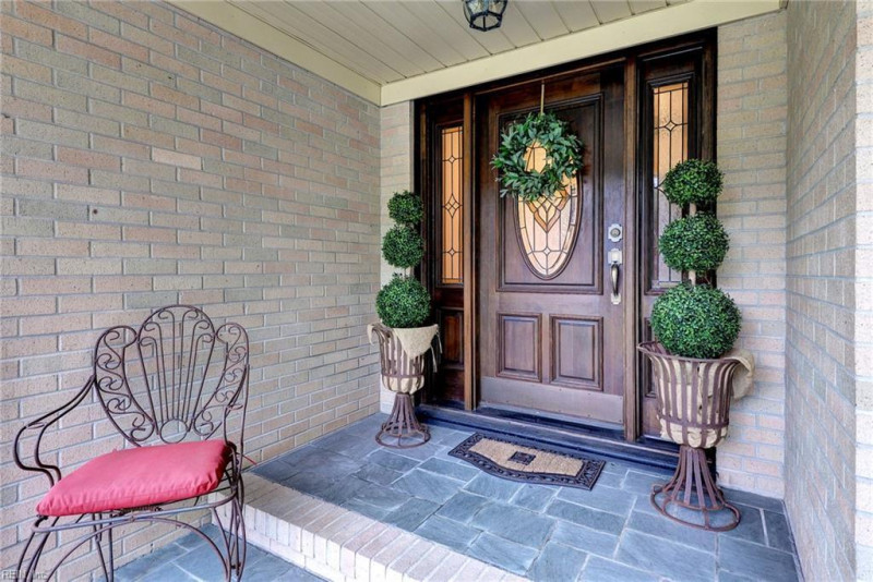 Photo 5 of 40 residential for sale in York County virginia