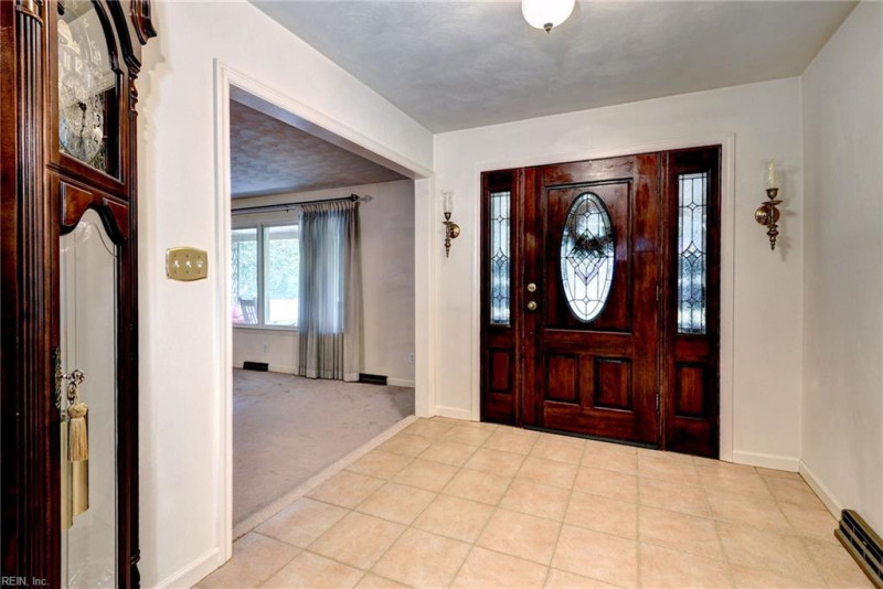 Photo 6 of 40 residential for sale in York County virginia