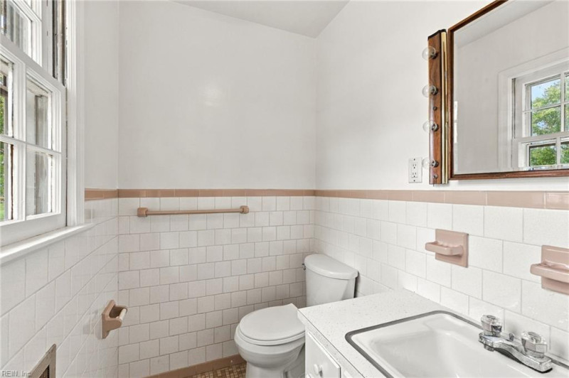 Photo 17 of 25 residential for sale in Hampton virginia