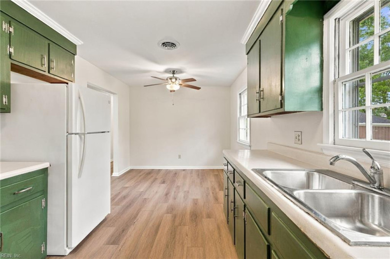 Photo 21 of 25 residential for sale in Hampton virginia