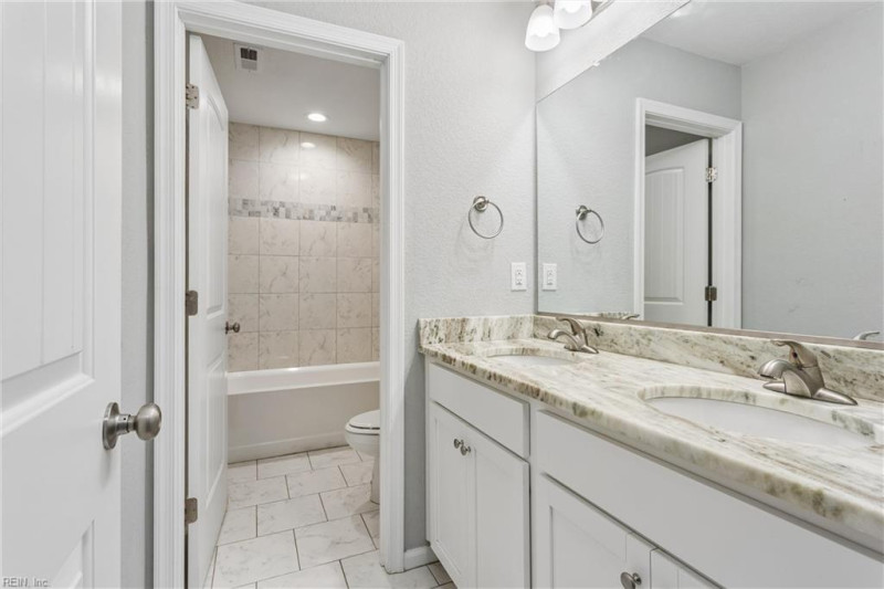 Photo 19 of 48 residential for sale in Suffolk virginia