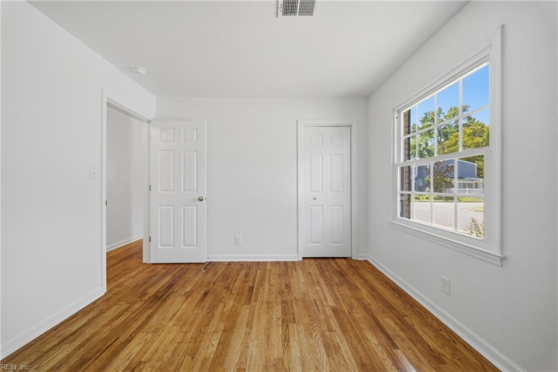 Photo 14 of 28 residential for sale in Franklin virginia