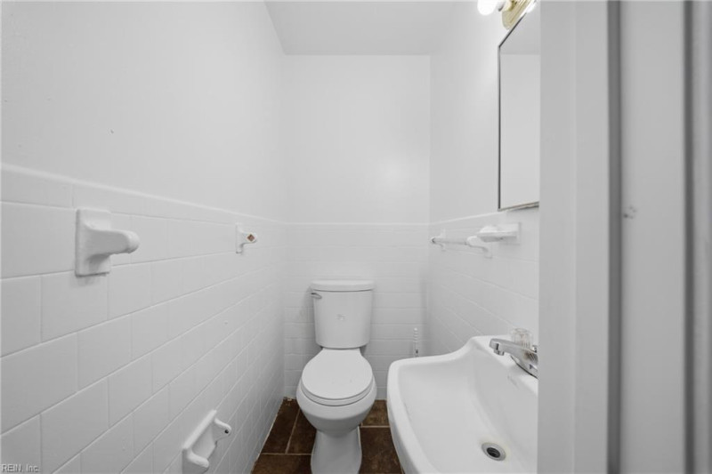 Photo 23 of 28 residential for sale in Franklin virginia