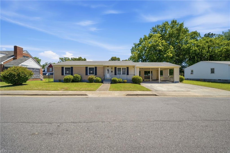 Photo 3 of 28 residential for sale in Franklin virginia