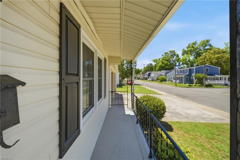 Photo 5 of 28 residential for sale in Franklin virginia