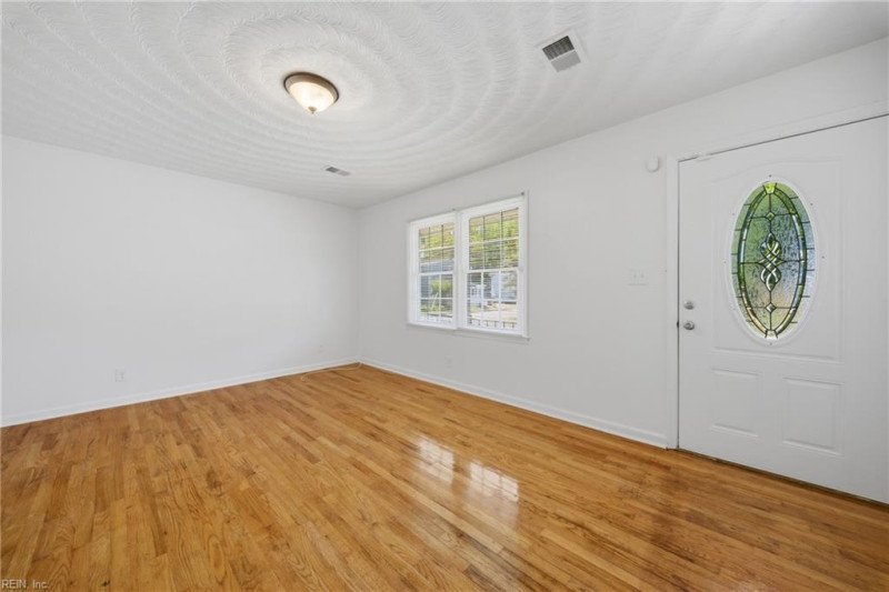 Photo 7 of 28 residential for sale in Franklin virginia