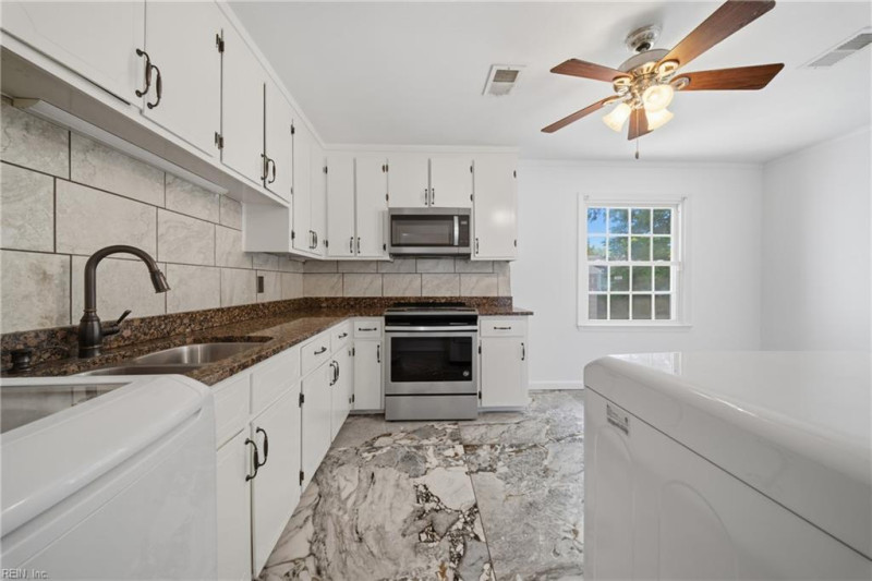 Photo 9 of 28 residential for sale in Franklin virginia