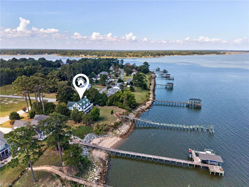 Photo 3 of 4 residential for sale in Suffolk virginia