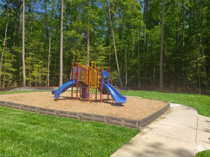 Photo 12 of 14 residential for sale in Isle of Wight County virginia