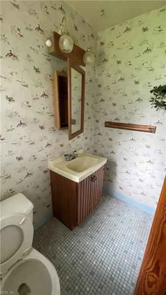 Photo 21 of 49 residential for sale in Chesapeake virginia