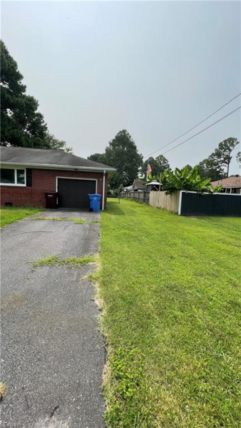 Photo 3 of 49 residential for sale in Chesapeake virginia