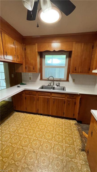 Photo 33 of 49 residential for sale in Chesapeake virginia