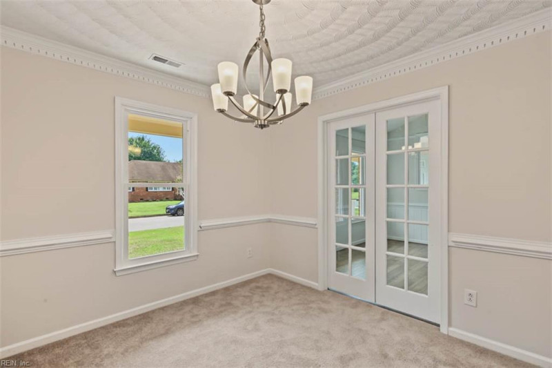 Photo 13 of 37 residential for sale in Chesapeake virginia