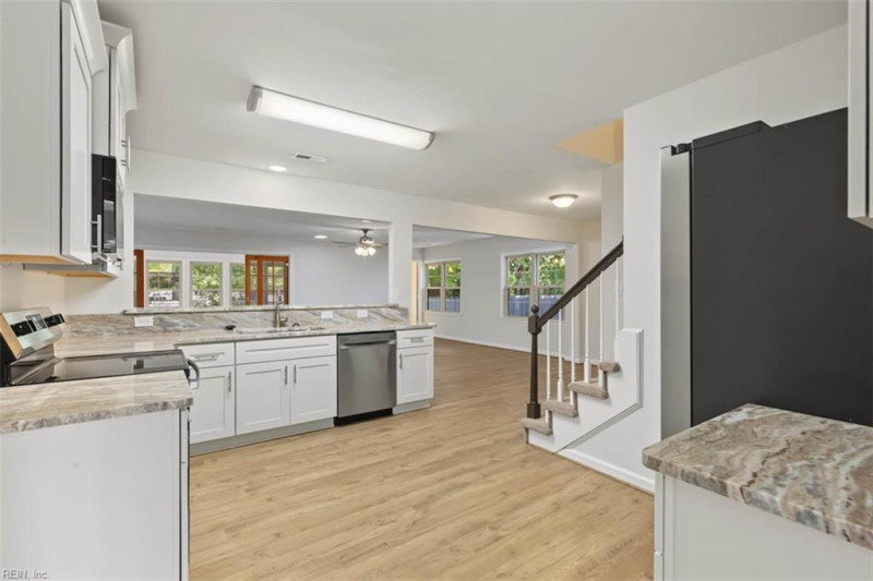 Photo 14 of 37 residential for sale in Chesapeake virginia