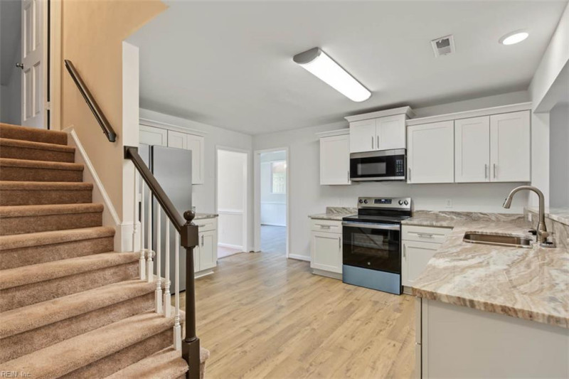 Photo 15 of 37 residential for sale in Chesapeake virginia