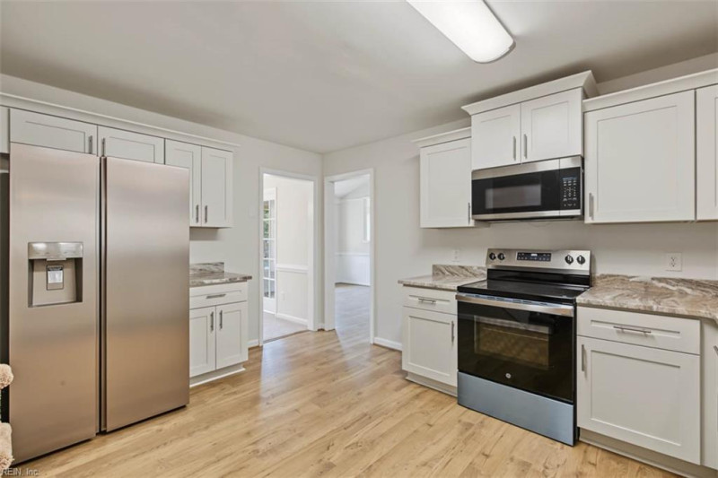 Photo 16 of 37 residential for sale in Chesapeake virginia