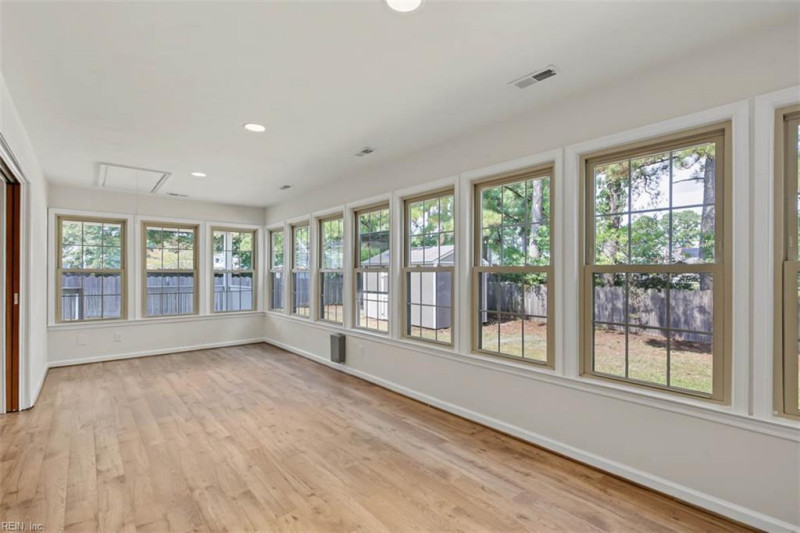 Photo 24 of 37 residential for sale in Chesapeake virginia