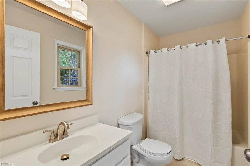Photo 25 of 37 residential for sale in Chesapeake virginia