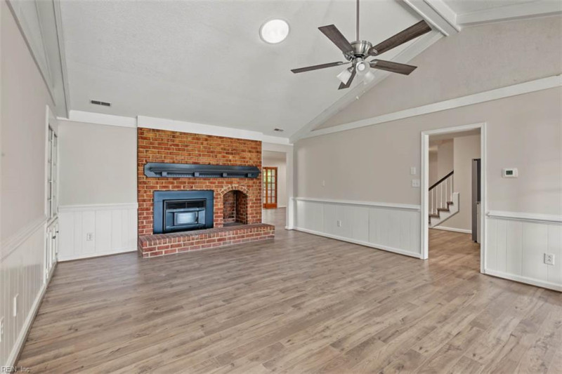 Photo 6 of 37 residential for sale in Chesapeake virginia