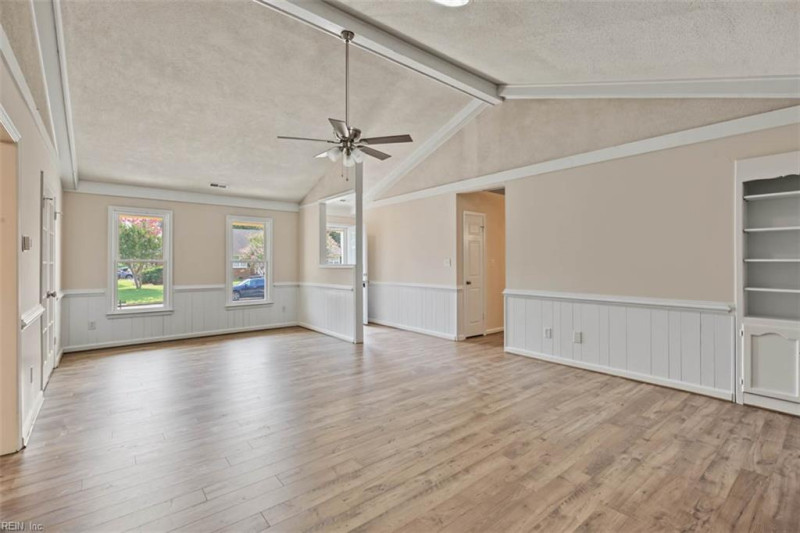 Photo 8 of 37 residential for sale in Chesapeake virginia